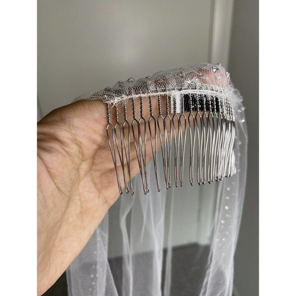 Erin Cole Design White Swarovski Crystal Wedding Veil 52 Inches Long main image 11